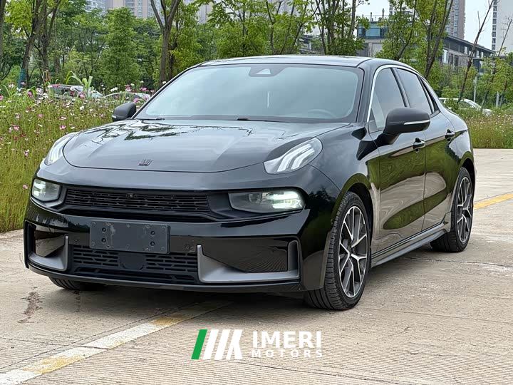 Lynk & Co 03 2.0T Automatic Vigor Plus