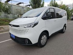 New Journey New Tourers V70 2.0T Elite Automatic Short Wheelbase Low Roof 5/6 Seater - ფოტო 1