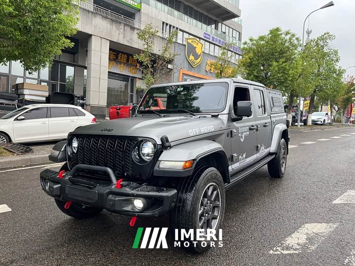 Jeep Gladiator 3.6L Pioneer Edition