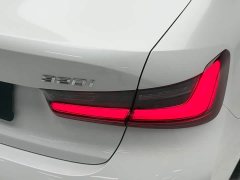 BMW 3 Series 320i M Sport Package - ფოტო 10