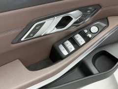 BMW 3 Series 320i M Sport Package - ფოტო 12