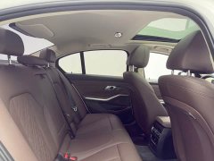 BMW 3 Series 320i M Sport Package - ფოტო 16