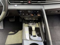 Hyundai Elantra 2022 1.5L CVT Luxury - ფოტო 8