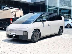 Li Auto Li Xiang MEGA Ultra - ფოტო 1
