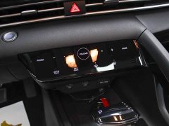 Hyundai Elantra 1.5L CVT Luxury - ფოტო 10
