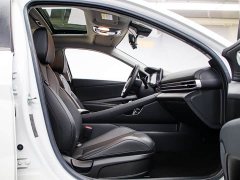 Hyundai Elantra 1.5L CVT Luxury - ფოტო 13
