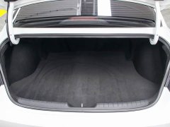 Hyundai Elantra 1.5L CVT Luxury - ფოტო 16