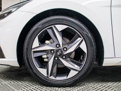 Hyundai Elantra 1.5L CVT Luxury - ფოტო 17