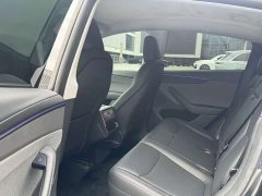 Tesla Model Y Rear-Wheel Drive - ფოტო 4