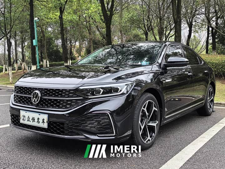 Volkswagen Passat Facelift 330TSI Starry Sky Luxury Edition - ავტომობილი ჩინეთიდან