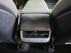 Tesla Model Y Long Range All-Wheel Drive - ფოტო 20
