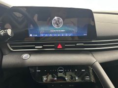 Hyundai Elantra 2022 1.5L CVT Luxury - ფოტო 13