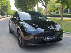 Tesla Model Y Rear-Wheel Drive - ფოტო 3
