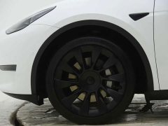 Tesla Model Y Long Range All-Wheel Drive - ფოტო 3