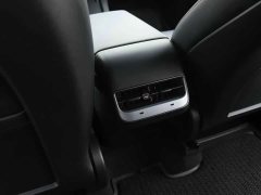 Tesla Model Y Long Range All-Wheel Drive - ფოტო 6