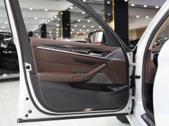 BMW 5 Series 525Li Luxury Package - ფოტო 5