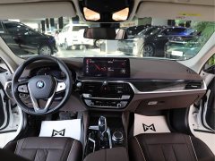 BMW 5 Series 525Li Luxury Package - ფოტო 12