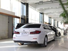 BMW 5 Series 525Li Luxury Package - ფოტო 16