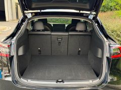 Tesla Model Y Rear-Wheel Drive - ფოტო 10