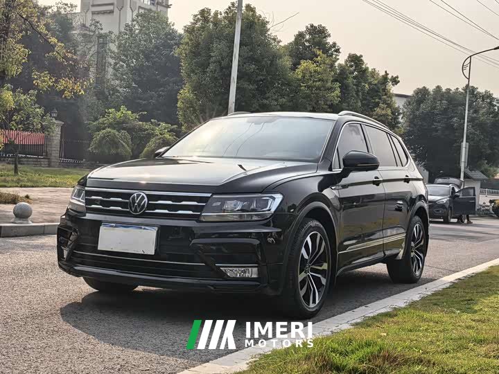 Volkswagen Tiguan L 330TSI Automatic FWD R-Line Comfort Edition