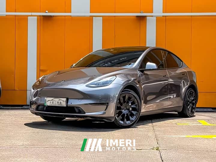 Tesla Model Y Long Range All-Wheel Drive