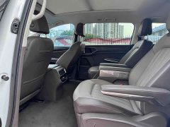 Volkswagen Viloran 330TSI Luxury - ფოტო 4