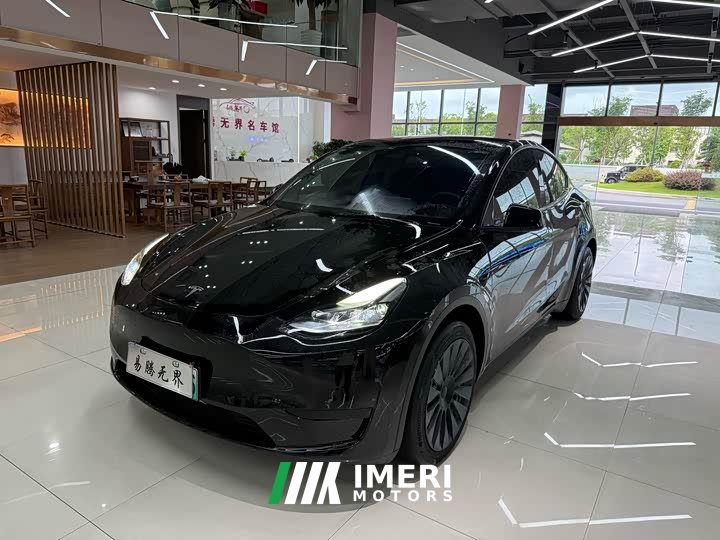 Tesla Model Y Rear-Wheel Drive