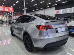 Tesla Model Y Long Range All-Wheel Drive - ფოტო 8