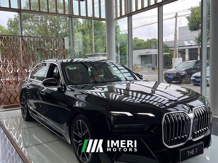 BMW 7 Series 735Li M Sport Package - ავტომობილი ჩინეთიდან