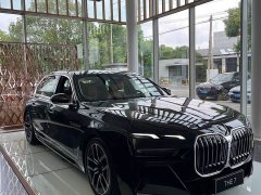 BMW 7 Series 735Li M Sport Package - ფოტო 1