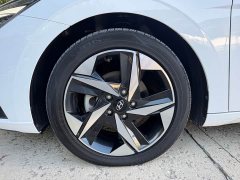 Hyundai Elantra 2022 1.5L CVT Luxury - ფოტო 16