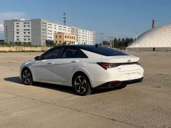 Hyundai Elantra 2022 1.5L CVT Luxury - ფოტო 4