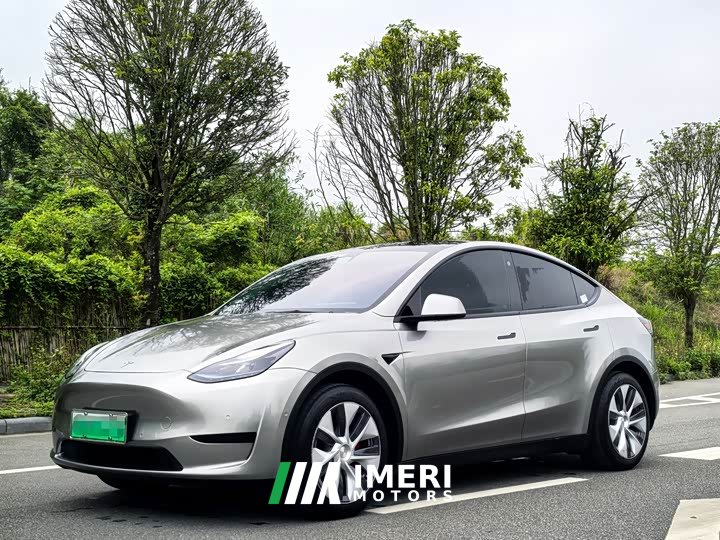 Tesla Model Y Facelift Rear-Wheel Drive