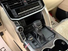 Toyota Land Cruiser (Imported) LC300 3.5T Middle East Edition - ფოტო 12