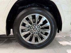 Toyota Land Cruiser (Imported) LC300 3.5T Middle East Edition - ფოტო 6