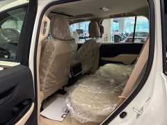 Toyota Land Cruiser (Imported) LC300 4.0L Middle East Version - ფოტო 10