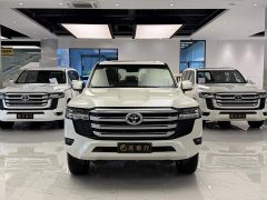 Toyota Land Cruiser (Imported) LC300 4.0L Middle East Version - ფოტო 2