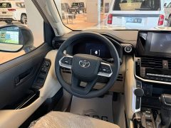 Toyota Land Cruiser (Imported) LC300 4.0L Automatic - ფოტო 4