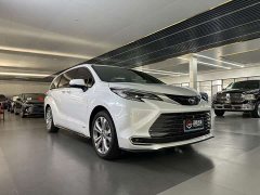 Toyota Sienna 2.5L Hybrid Premium Luxury Edition - ფოტო 3