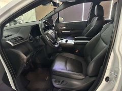 Toyota Sienna 2.5L Hybrid Premium Luxury Edition - ფოტო 4