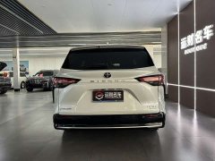Toyota Sienna 2.5L Hybrid Premium Luxury Edition - ფოტო 8