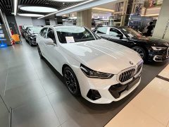 BMW 5 Series 525Li M Sport Package - ფოტო 1