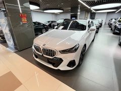 BMW 5 Series 525Li M Sport Package - ფოტო 3