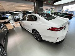 BMW 5 Series 525Li M Sport Package - ფოტო 9
