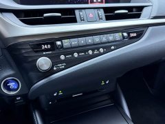 Lexus ES 300h Excellence - ფოტო 10