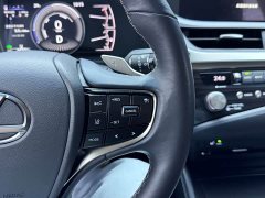 Lexus ES 300h Excellence - ფოტო 11