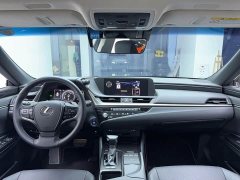 Lexus ES 300h Excellence - ფოტო 7