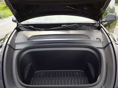 Tesla Model Y Rear-Wheel Drive - ფოტო 12