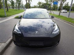 Tesla Model Y Rear-Wheel Drive - ფოტო 3