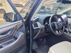 Toyota Vellfire 2024 Crown Hybrid 2.5L Executive Premier Edition - ფოტო 15